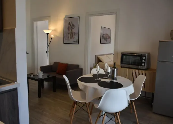 Domus 127 * بومبيي